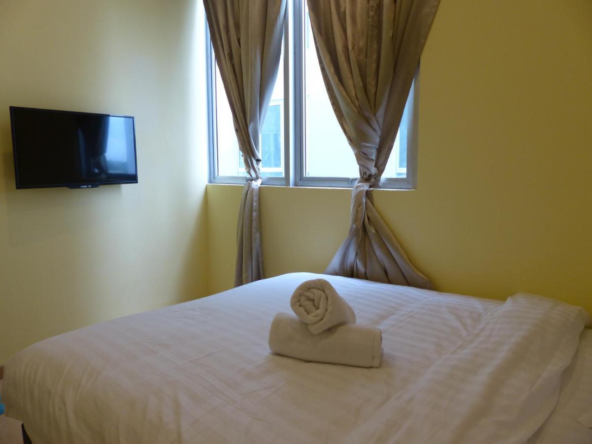 Comma Hotel Bandar Saujana Putra Exterior photo