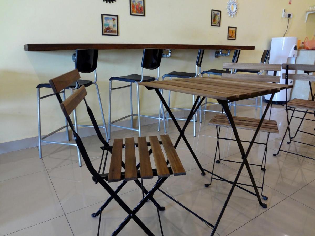 Comma Hotel Bandar Saujana Putra Exterior photo