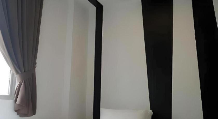 Comma Hotel Bandar Saujana Putra Exterior photo