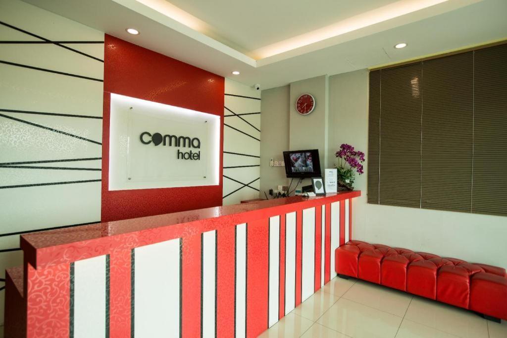 Comma Hotel Bandar Saujana Putra Exterior photo